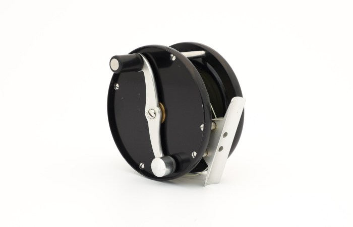 MohlinSeaTroutNarrowAllBlack-6